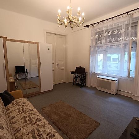 Rom Apartman Budapest Exterior photo